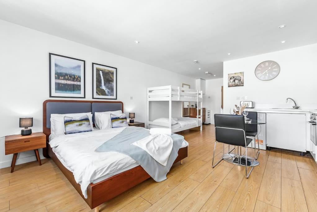 Spacious And Delightful Sleep 5 Piccadilly Vrc 伦敦 外观 照片