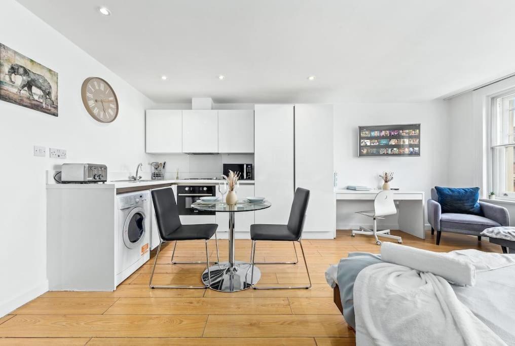Spacious And Delightful Sleep 5 Piccadilly Vrc 伦敦 外观 照片